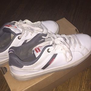 Levi’s Unisex White Sneakers